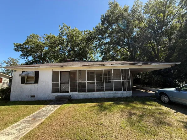 1017 Harlin St, Elloree, SC 29047
