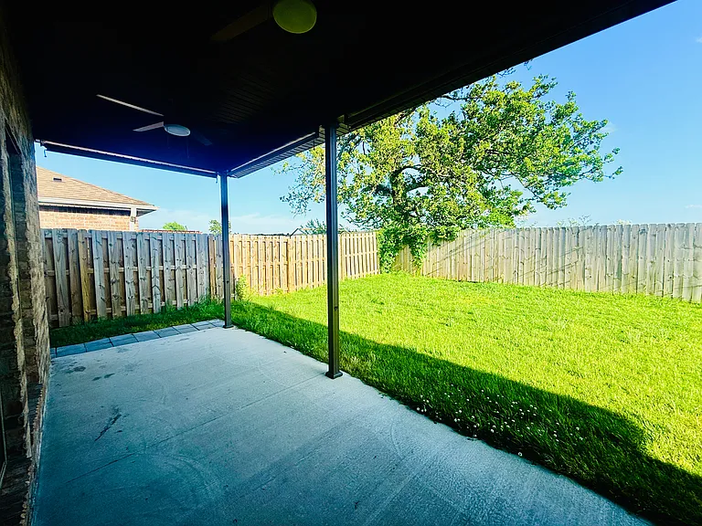 424 NW 59th Ave — Photo 32