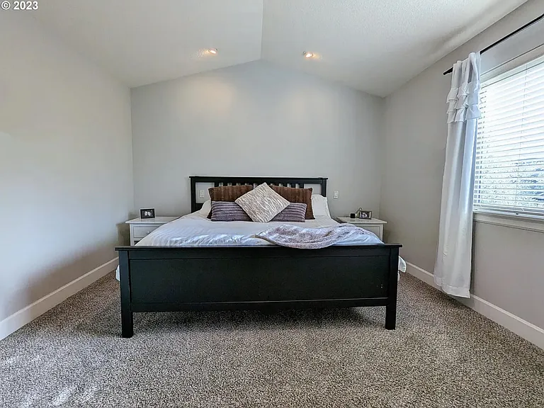 1302 SE 194th Pl — Photo 13