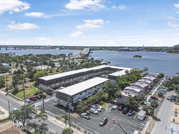 144 S Halifax Ave APT 3, Daytona Beach, FL 32118