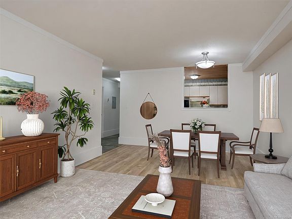 4th image of 2647 Graham St #104