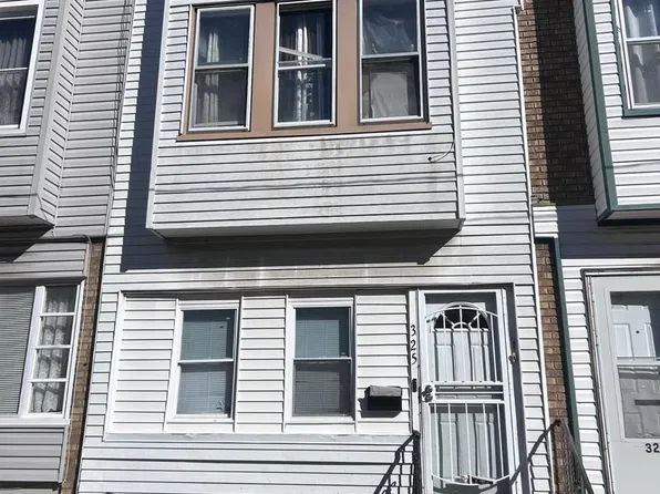 325 Delphine St, Philadelphia, PA 19120