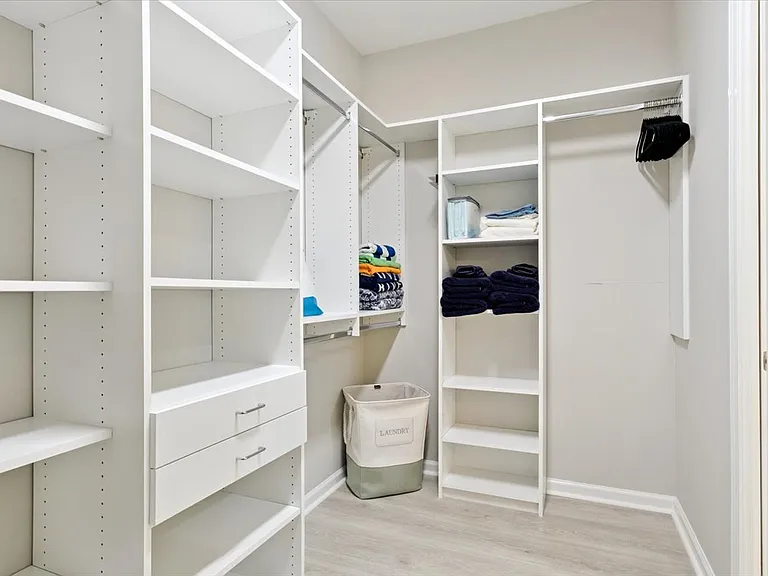 220 Landshark Blvd — Photo 6