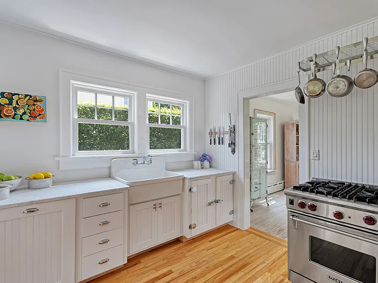 39 Huntting St — Photo 10