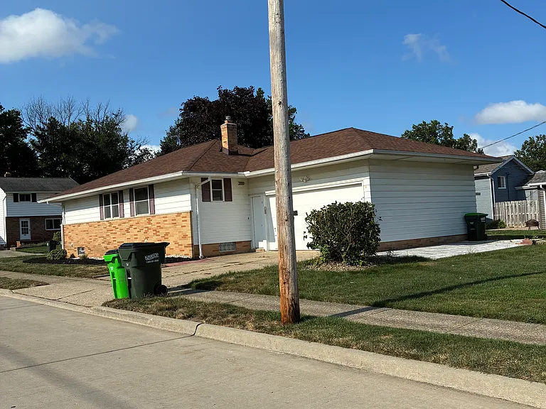 30911 Roosevelt Rd — Photo 2