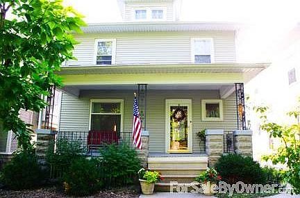 1008 S. 8th Street
						:
						Built in 1915.