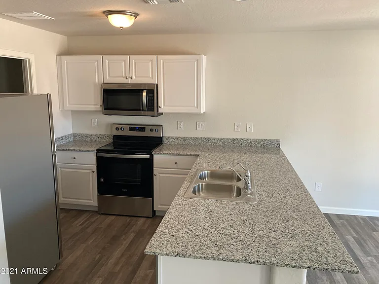 2356 N Sand Hills Ct — Photo 6