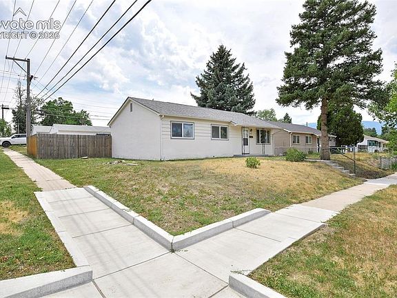 3rd image of 2581 E San Miguel St