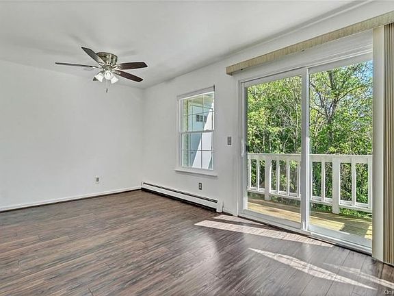 5th image of 11 Lexington Hl Unit 9