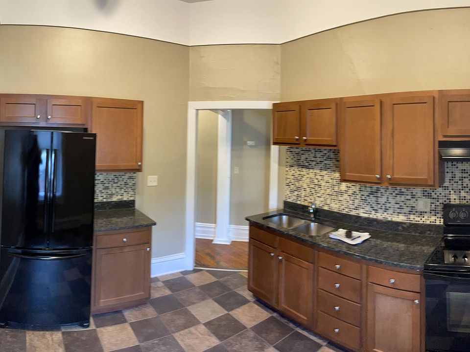 Kitchen pic 1
