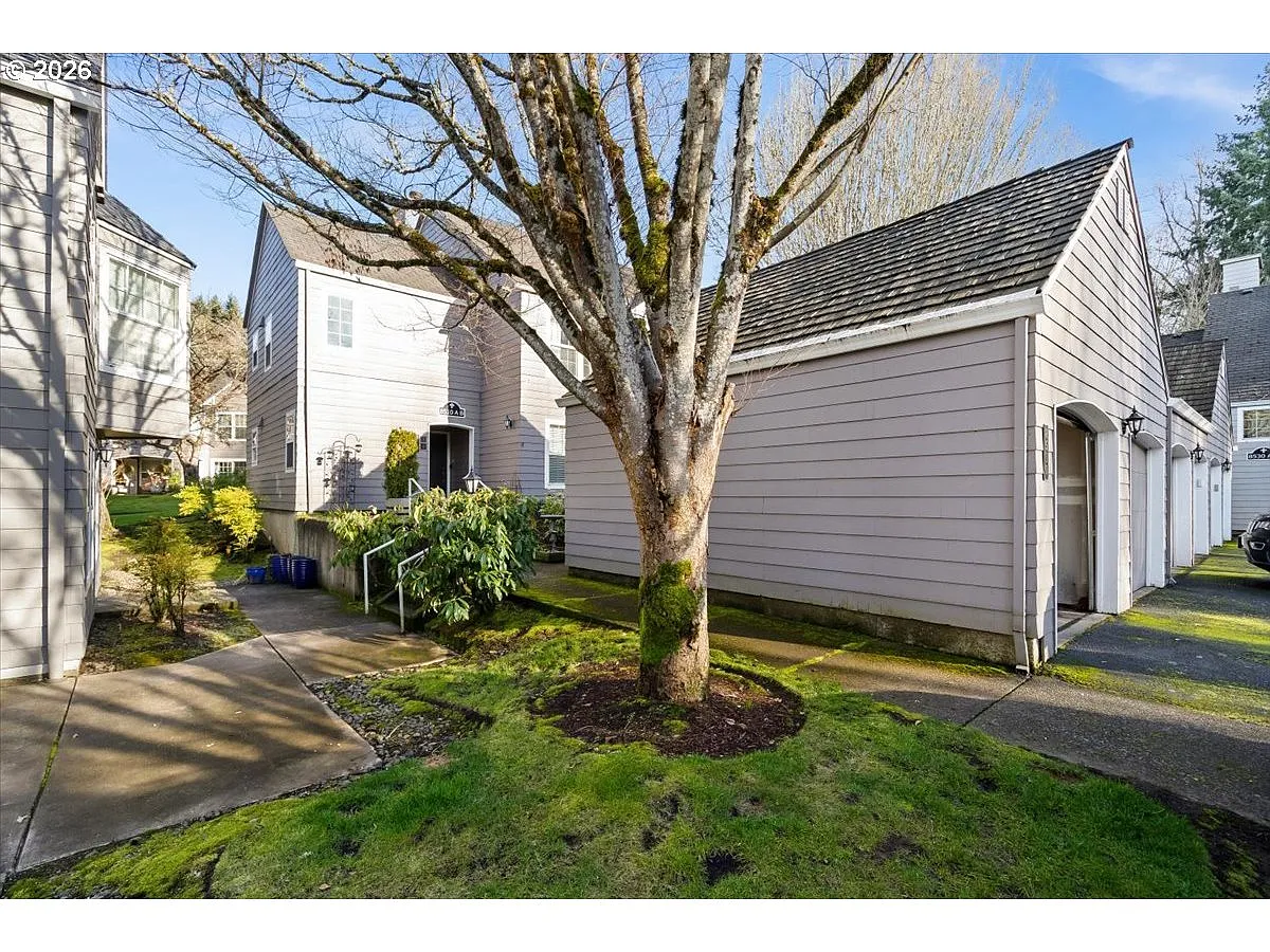 8510 SW Curry Dr Unit A photo 1