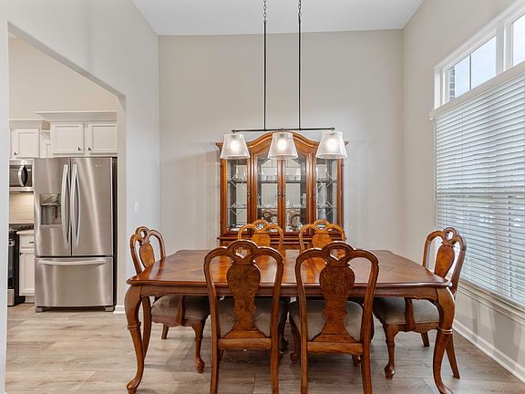 3rd image of 300 Saint Andrews Dr