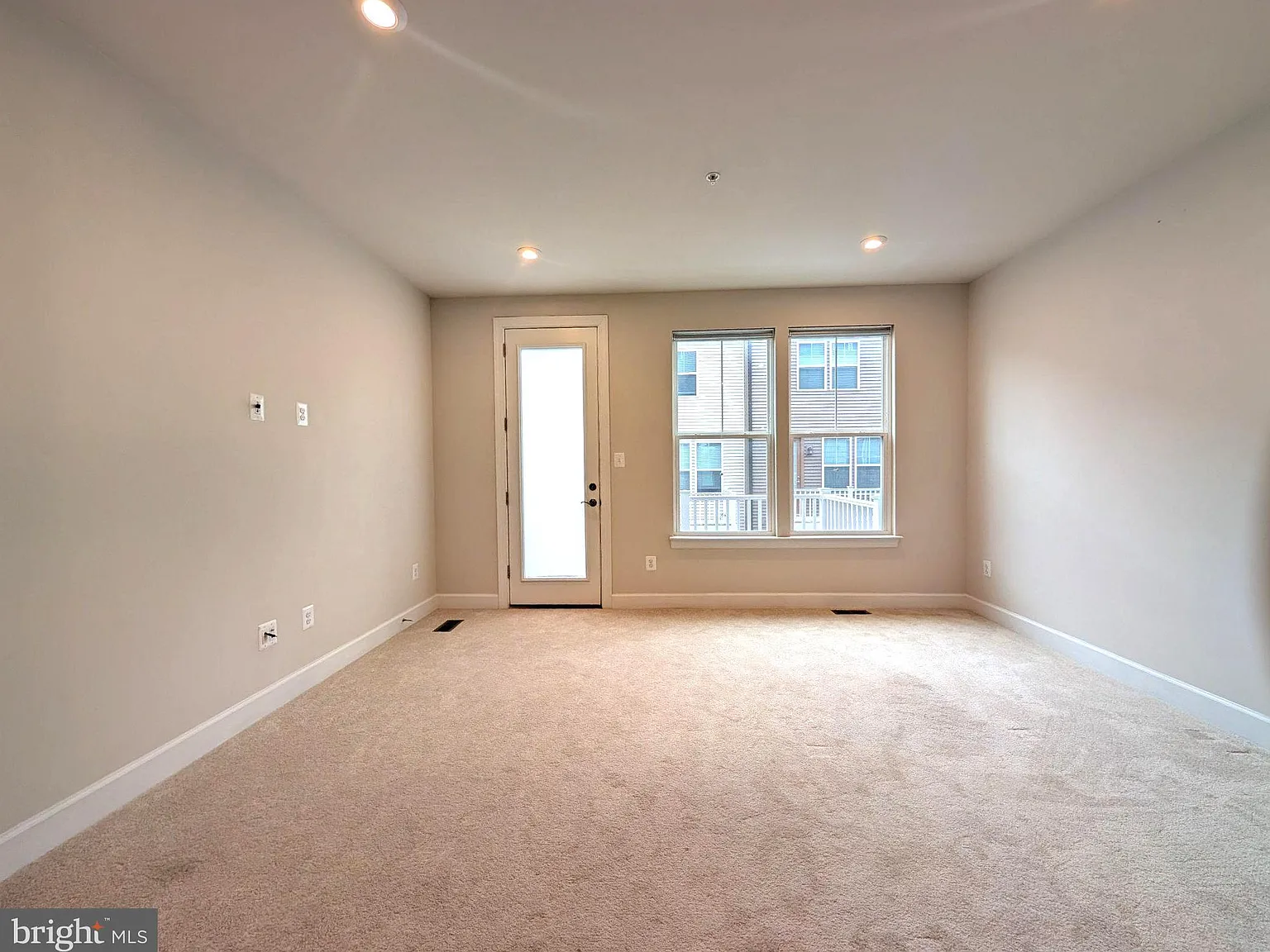 4 bed, 4.5 bath, 2056 sqft, $3,480 — Photo 3