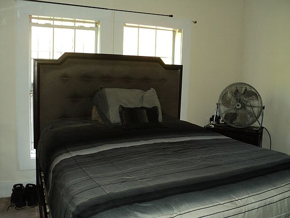 5th image of 304 Stonewall St
