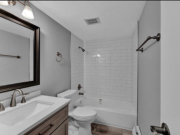4th image of 4812 Chalet Dr APT 11