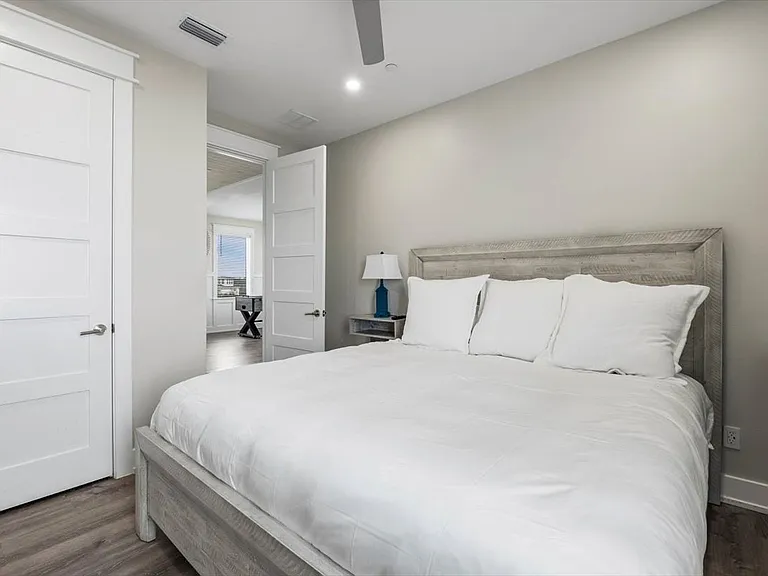 503 Albatross St — Photo 58