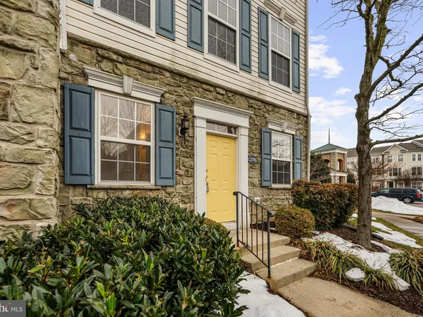 21781 Findon Ct, Ashburn, VA 20147