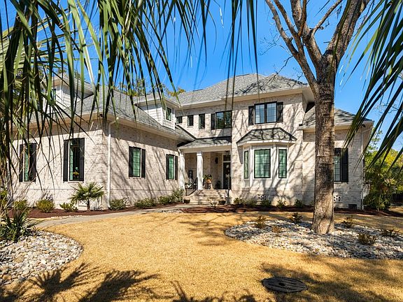 2nd image of 491 Blue Heron Rd.