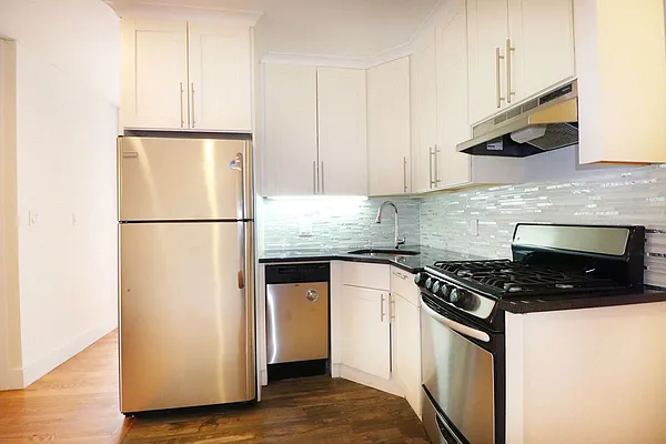 Rented by Uptown Flats LLC | media 22