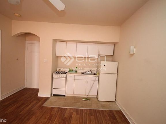 3rd image of 6916 N Lakewood Ave APT 304