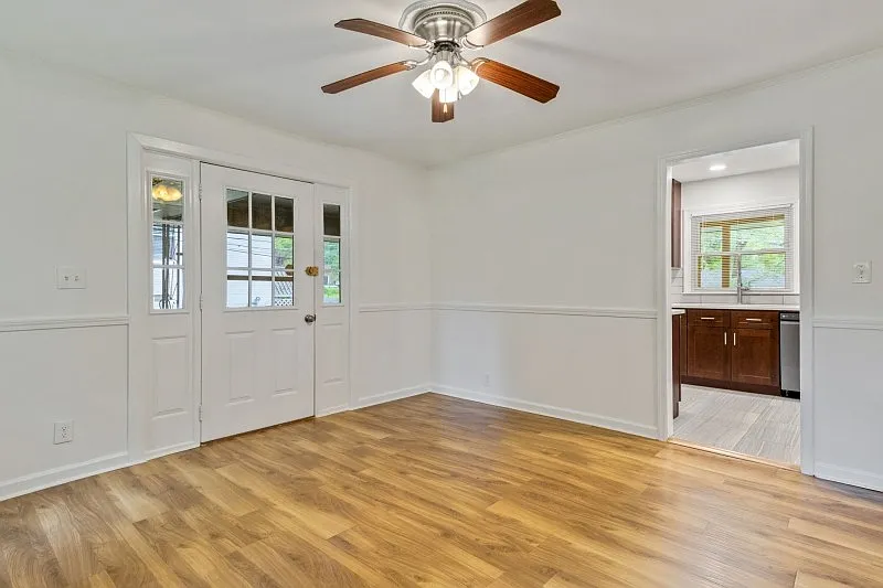 3 bed, 1.5 bath, $2,200 — Photo 4