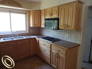 5th image of 26759 Kingswood Dr
