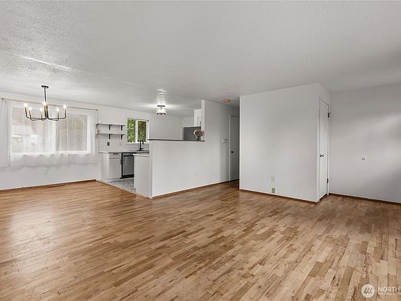 5th image of 2312 Oak Drive