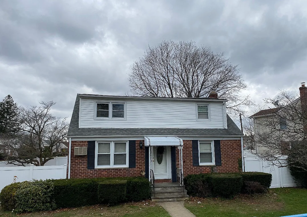 McArthur St, East Meadow — Photo 1