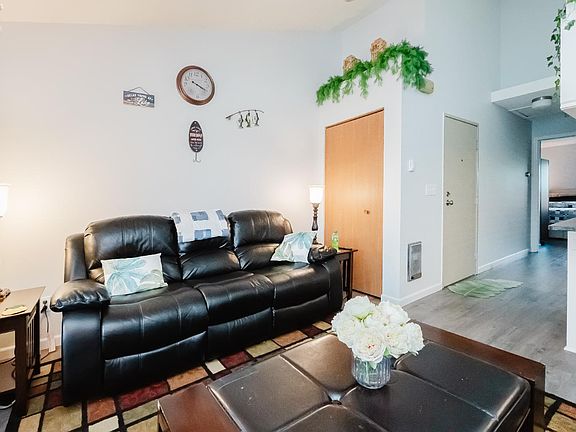 3rd image of 6484 N Harris Harbor Dr
