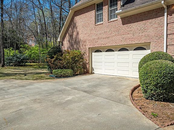 3rd image of 305 Crystal Ct