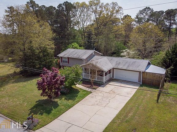 2nd image of 1337 Country Lane Way NE