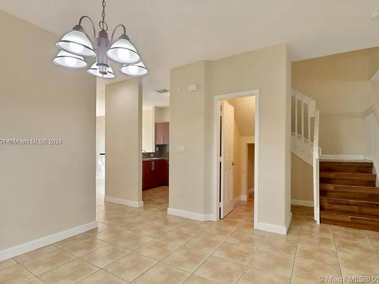 2470 SE 15th Ct #2470 — Photo 4