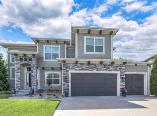 4204 SW Stoney Brook Dr, Lees Summit, MO 64082