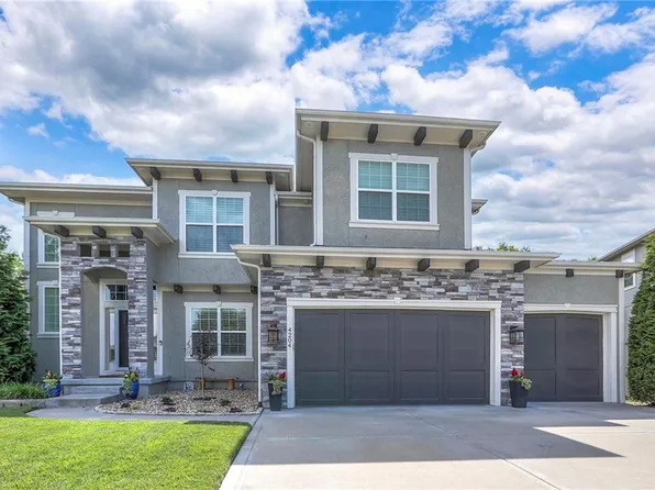 4204 SW Stoney Brook Dr, Lees Summit, MO 64082