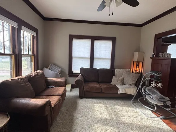 858 S 4th St, Meadow Grove, NE 68752