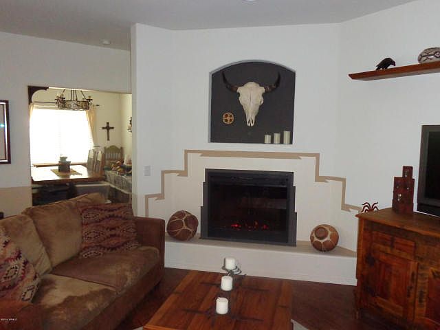1st image of 9052 W Myrtle Ave