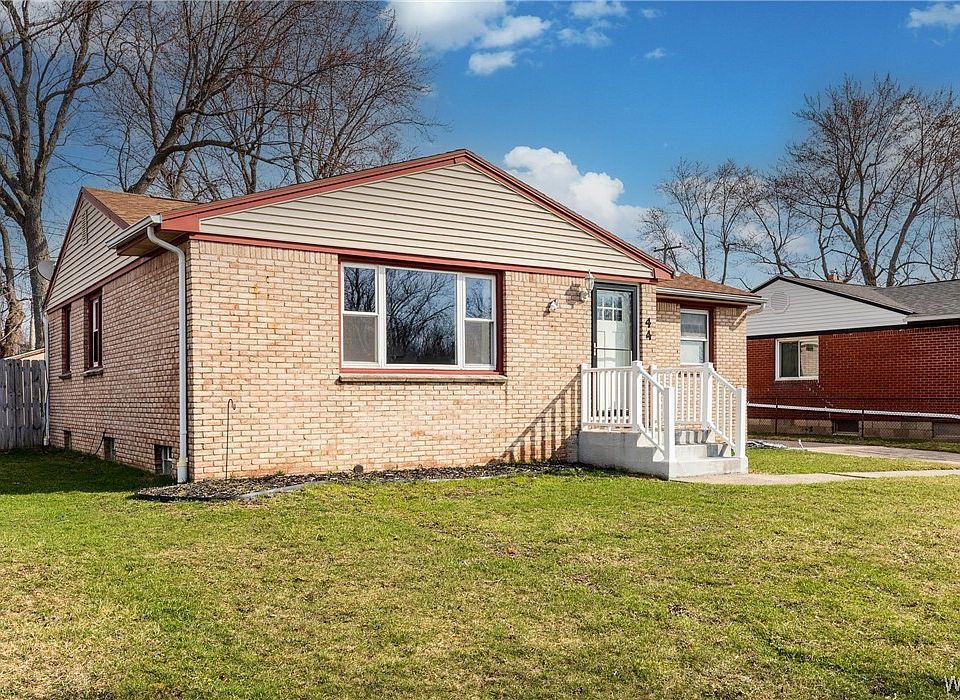 1st image of 44 Dover Dr