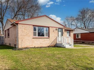 44 Dover Dr, West Seneca, NY