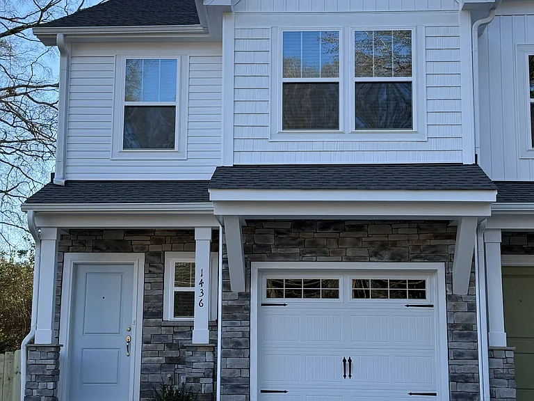 1432 Anderson St — Photo 2