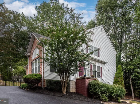 2311 Harpoon Dr, Stafford, VA 22554