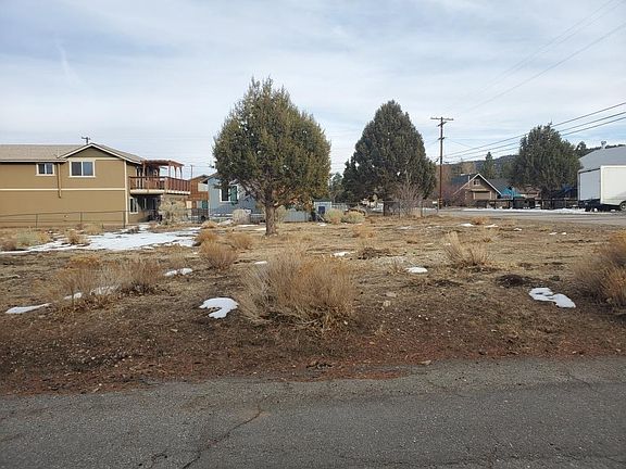 2nd image of 898 Fir Ln