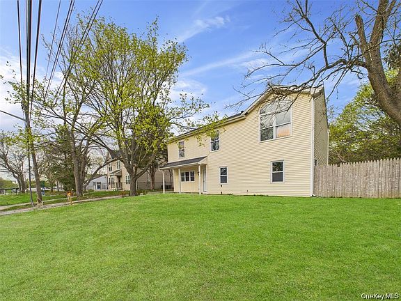 3rd image of 613 Bourdois Avenue