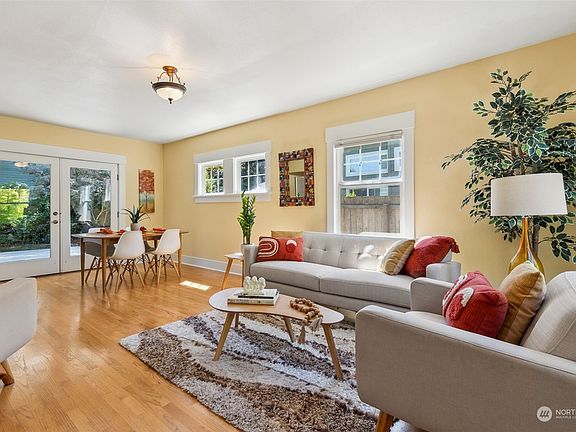 3rd image of 205 Maple Park Avenue SE