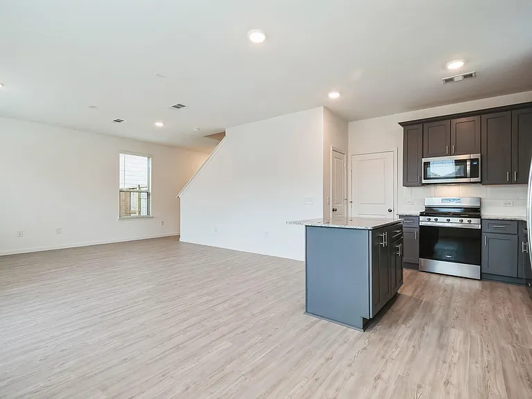16523 Pine Arrow Dr — Photo 8