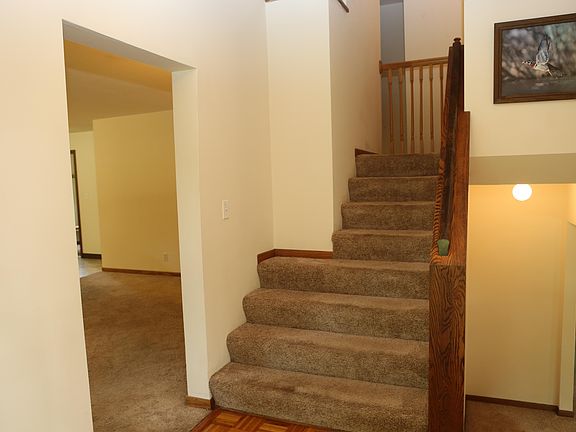 4th image of 5200 Grand Ave