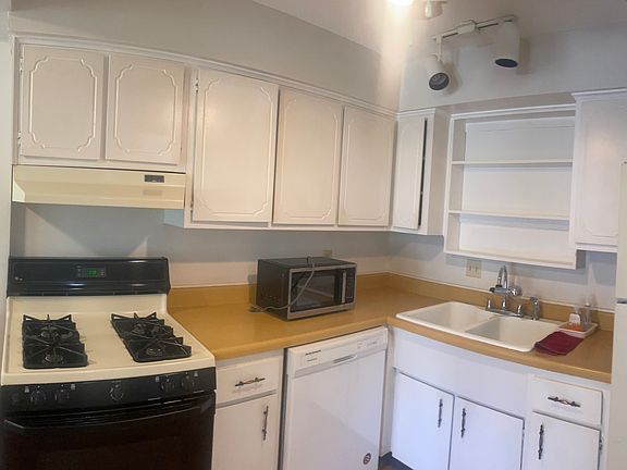 4th image of 6209 Stornoway Dr N Unit A