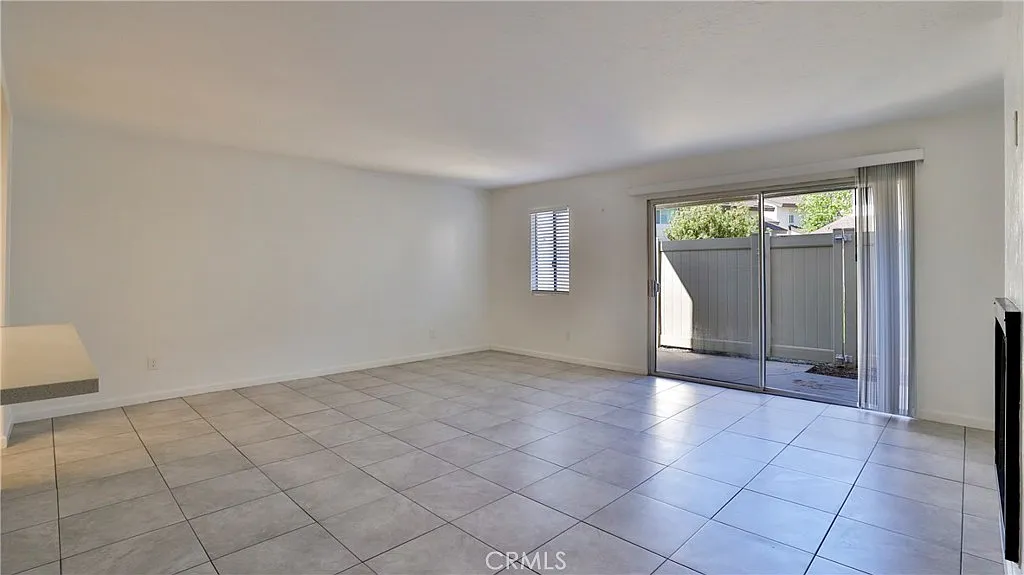 2 bed, 1472 sqft, $2,400 — Photo 4