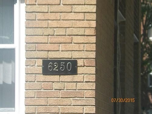 3rd image of 6250 N Francisco Ave APT Gbe