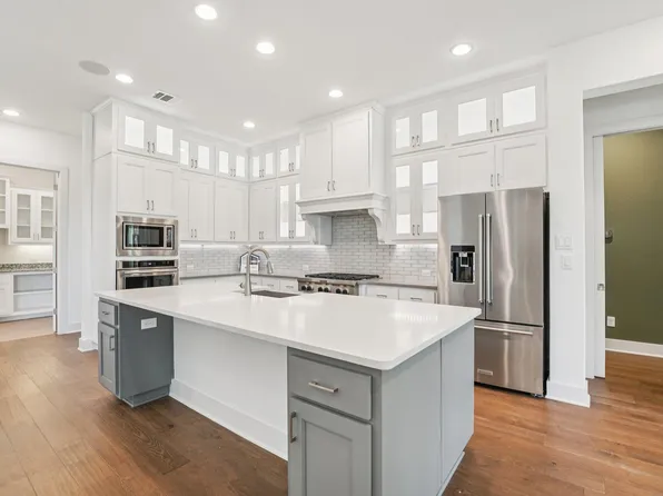 100 Barefoot Park Ln, Georgetown, TX 78628