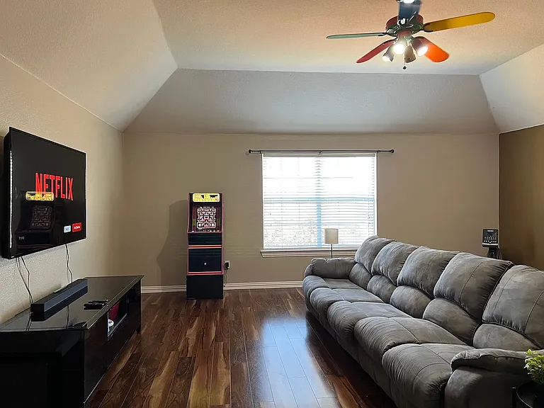 131 Carolyn Ln — Photo 12